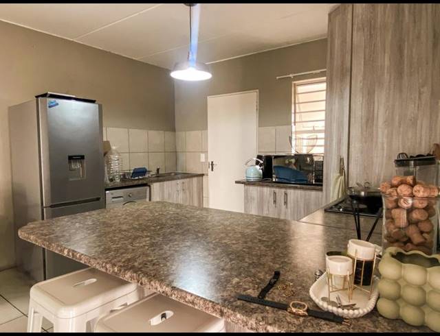 2 BEDROOM APARTMENT FOR SALE IN RUIMSIG